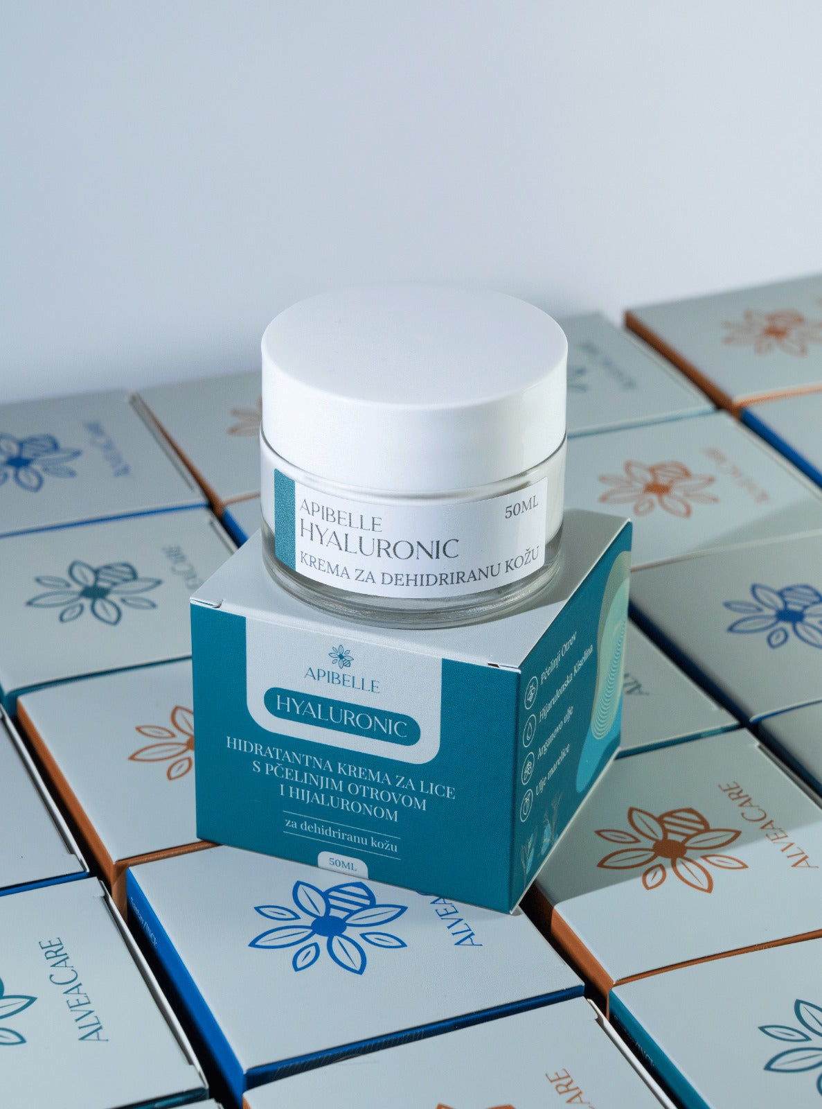 apibelle hyaluronic hidratantna krema s pčelinjim otrovom, 50 ml