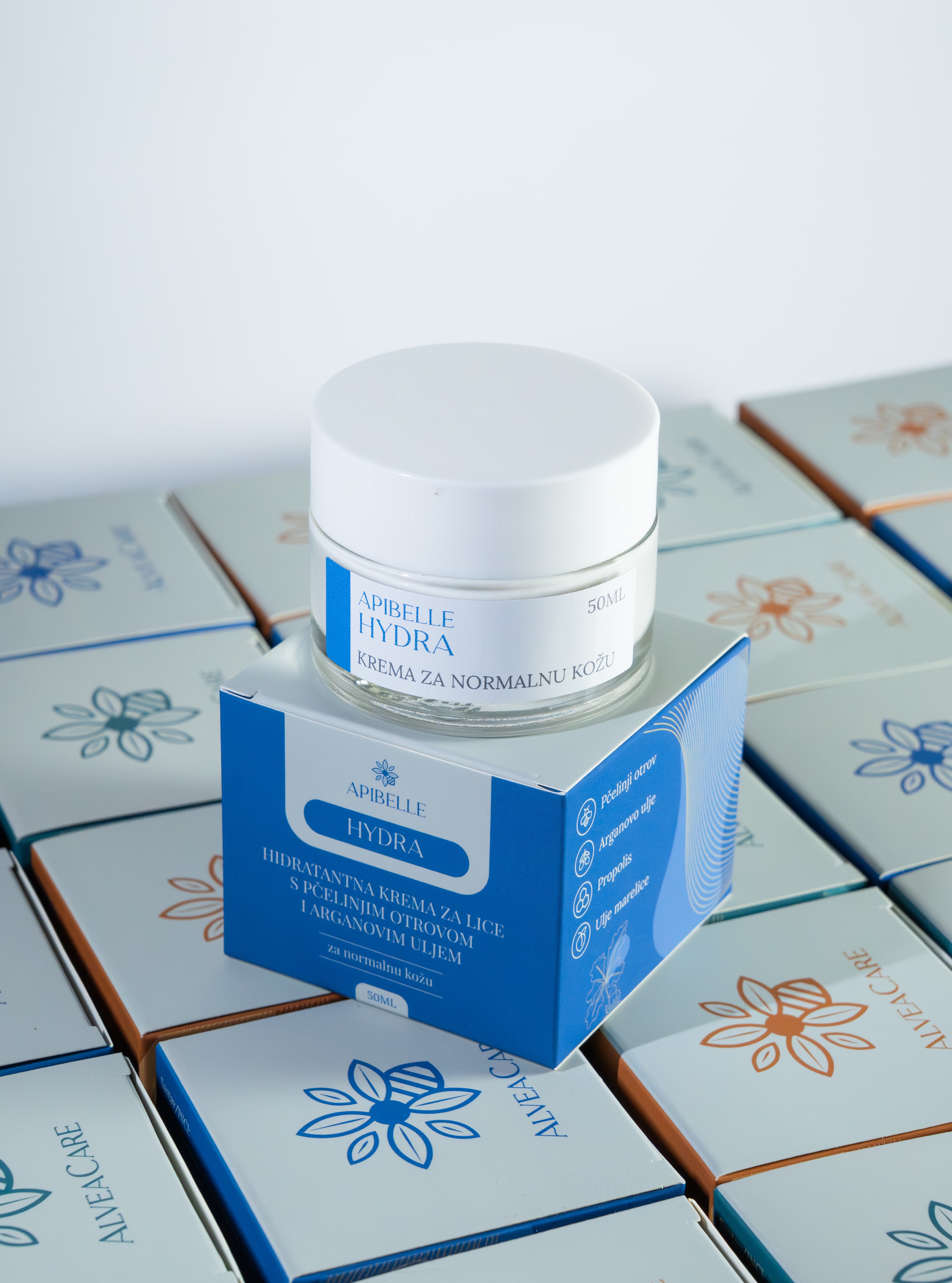 apibelle hydra hranjiva krema s pčelinjim otrovom, pakiranje, 50 ml